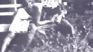 Ебать домашняя еротика двох дівчат, покритих чорним порошком