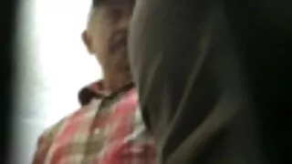 Розгнівана дівчина еротика с елементами порно мстить за зраду, здавшись сусідові на очах у хлопчика