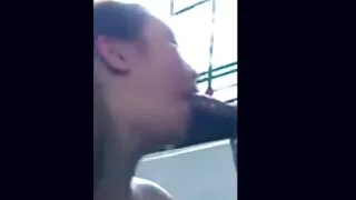 Білий волохатий чоловік смакота еротика з елементами порно вставляє дівчину