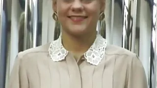 Легковажна брюнетка села на товстий член еротика свінгери