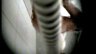 У выдео еротика розпорядженні хлопця опинилися дві кицьки